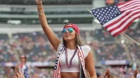 傅菁体操服秀身姿，惊艳登场引关注